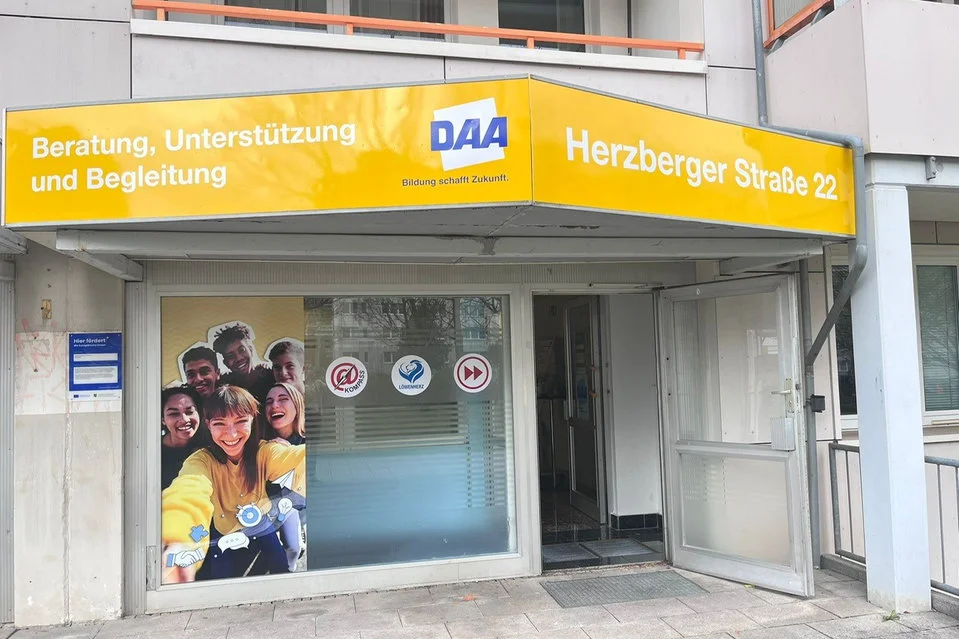 Ansicht des Eingangs zur Herzberger Straße 22