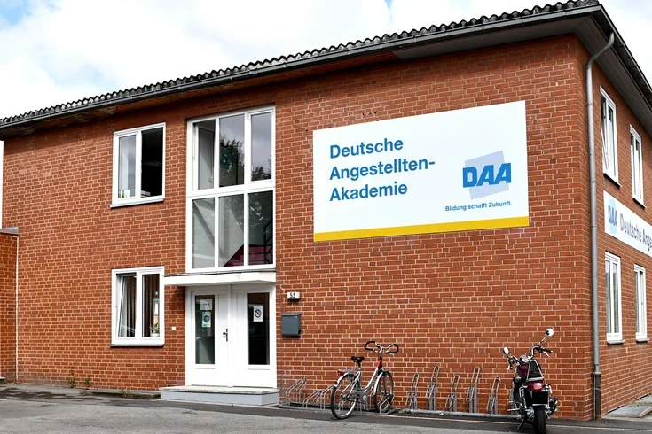 Eingang der DAA Holzminden