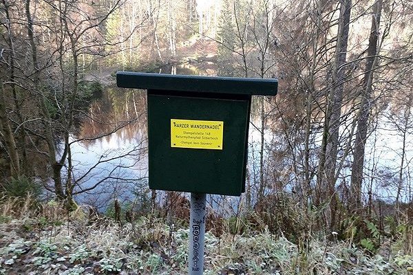 Bereitstellung eines Kastens für die Harzer Wandernadel durch die AGH Goslar.