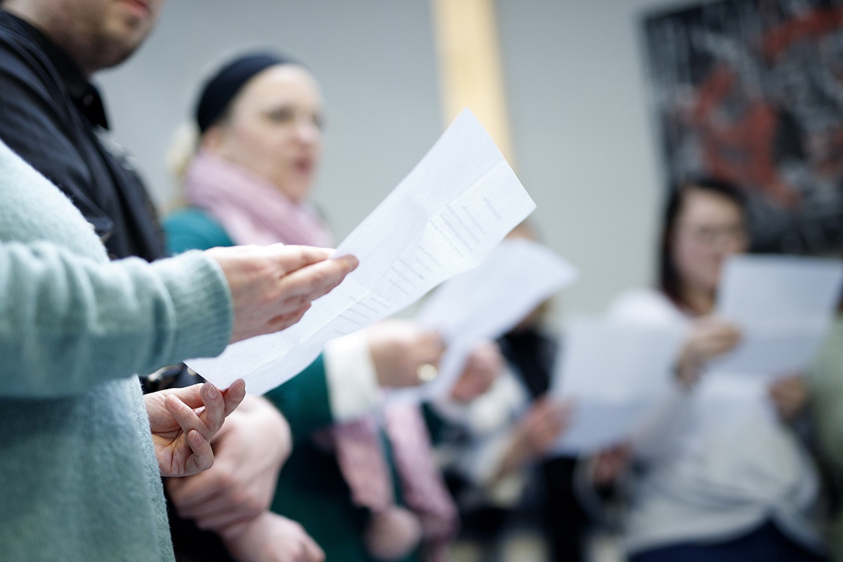 Ein Chor singt Lieder